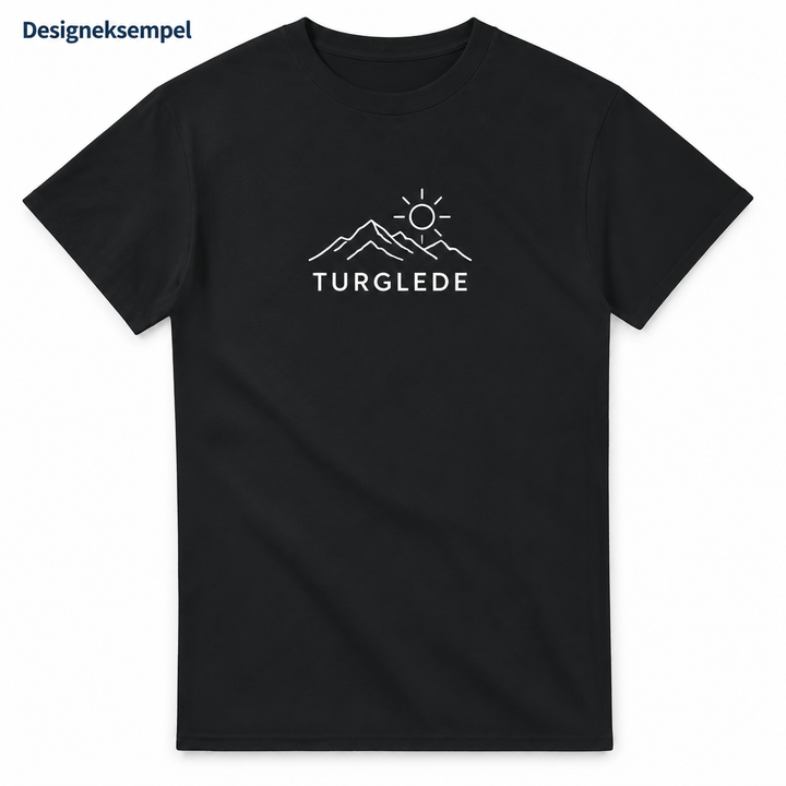 Designeksempel: svart T-skjorte med fjellmotiv og teksten TURGLEDE