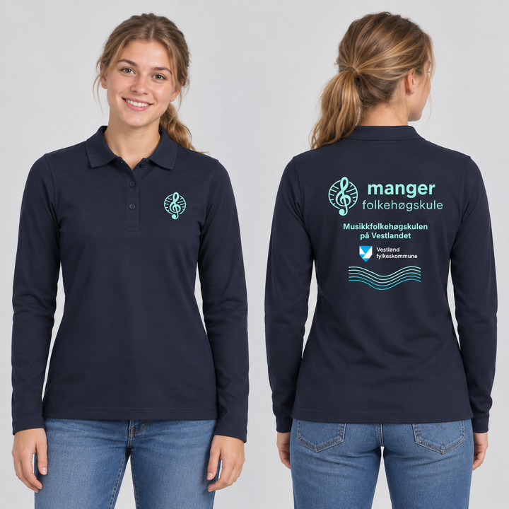 Classic Marion L/S Dame – Manger Folkehøgskule, Marineblå, foran og bak på voksen modell. KI-illustrasjon basert på leverandørfoto. Bryst- og ryggmotiv uten signaturer.