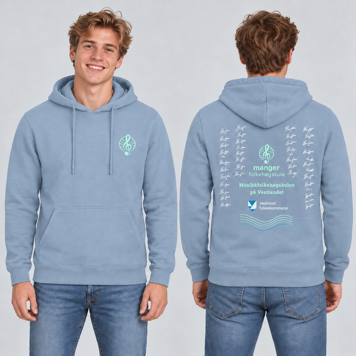 Miami Hoody unisex – Lys blå – Manger Folkehøgskule, foran og bak på modell. KI-illustrasjon basert på produktfoto; eksempelsignaturer.