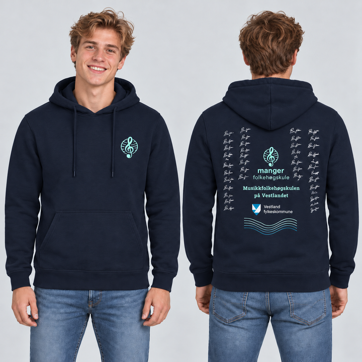 Miami Hoody unisex – Marineblå – Manger Folkehøgskule, foran og bak på modell. KI-illustrasjon basert på produktfoto; eksempelsignaturer.