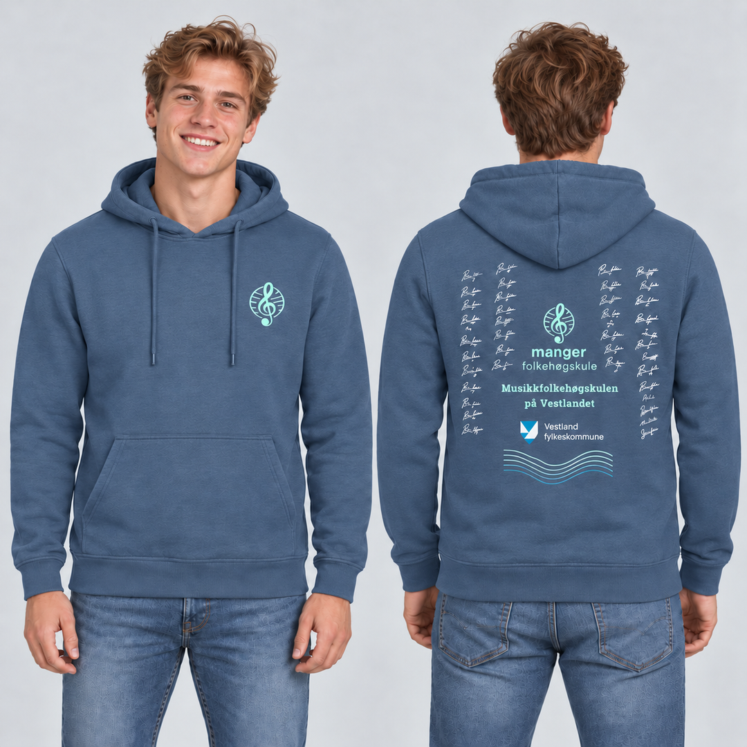 Miami Hoody unisex – Stålblå – Manger Folkehøgskule, foran og bak på modell. KI-illustrasjon basert på produktfoto; eksempelsignaturer.
