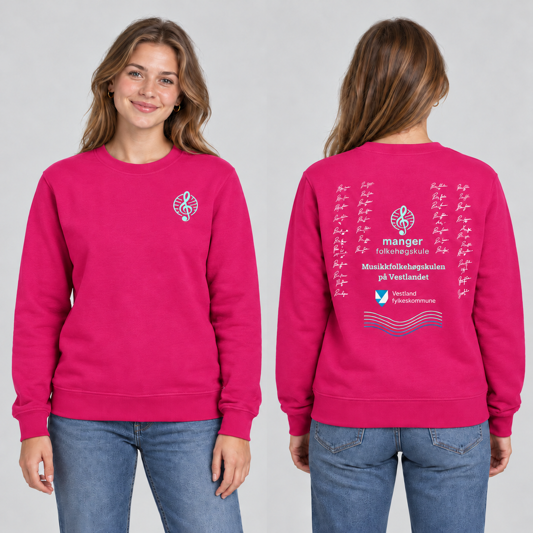Miami Roundneck unisex – Cerise – Manger Folkehøgskule, foran og bak på modell. KI-illustrasjon basert på produktfoto; eksempelsignaturer.
