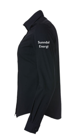 Skjorte Herre med korpslogo + sponsor på arm Sunndal Musikkforening